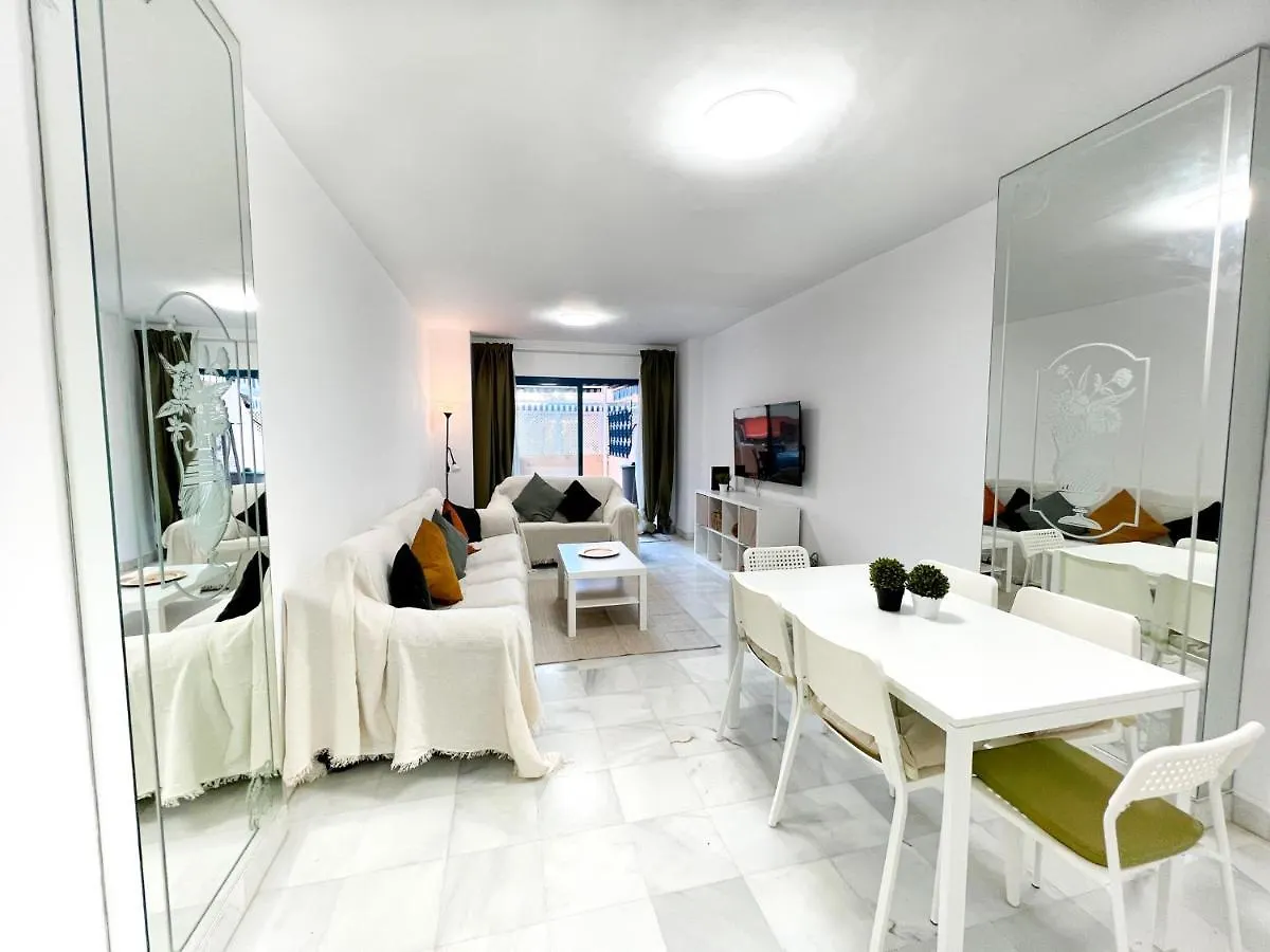 Apartamento 3 Dormitorios En Centro De Marbella Con Parking Privado Apartment