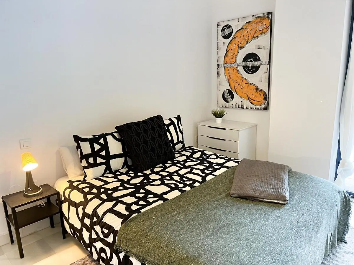 Apartamento 3 Dormitorios En Centro De Marbella Con Parking Privado